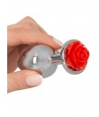 Anální kolík z hliníku s drahokamem ve tvaru červené růže 9 x 3,4 cm.