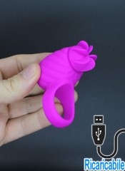 Růžový silikonový falický prsten s lízacím kolečkem pro klitoris 3,5 cm.