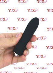 Bilie - Mini Bullet Vibrator se stimulujícím silikonovým pláštěm 10 x 2,5 cm.